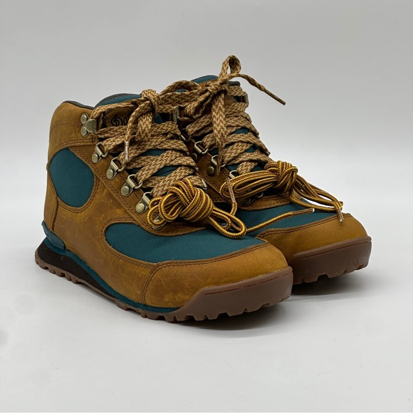 Danner Jag Distressed Hiking Boot. Size 7 - Picture 6 of 11